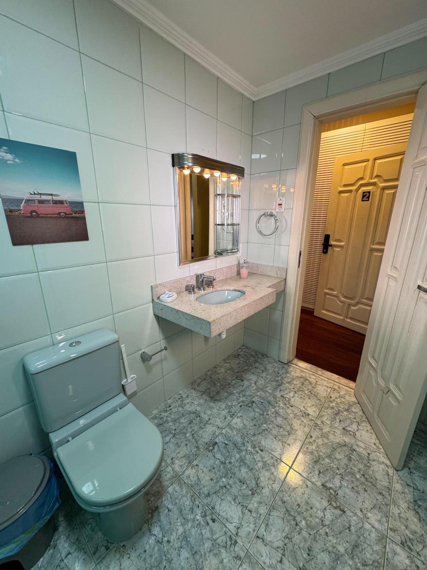 Casa Rosa 5 Min A Pe Da Ponta Ngra Homestay