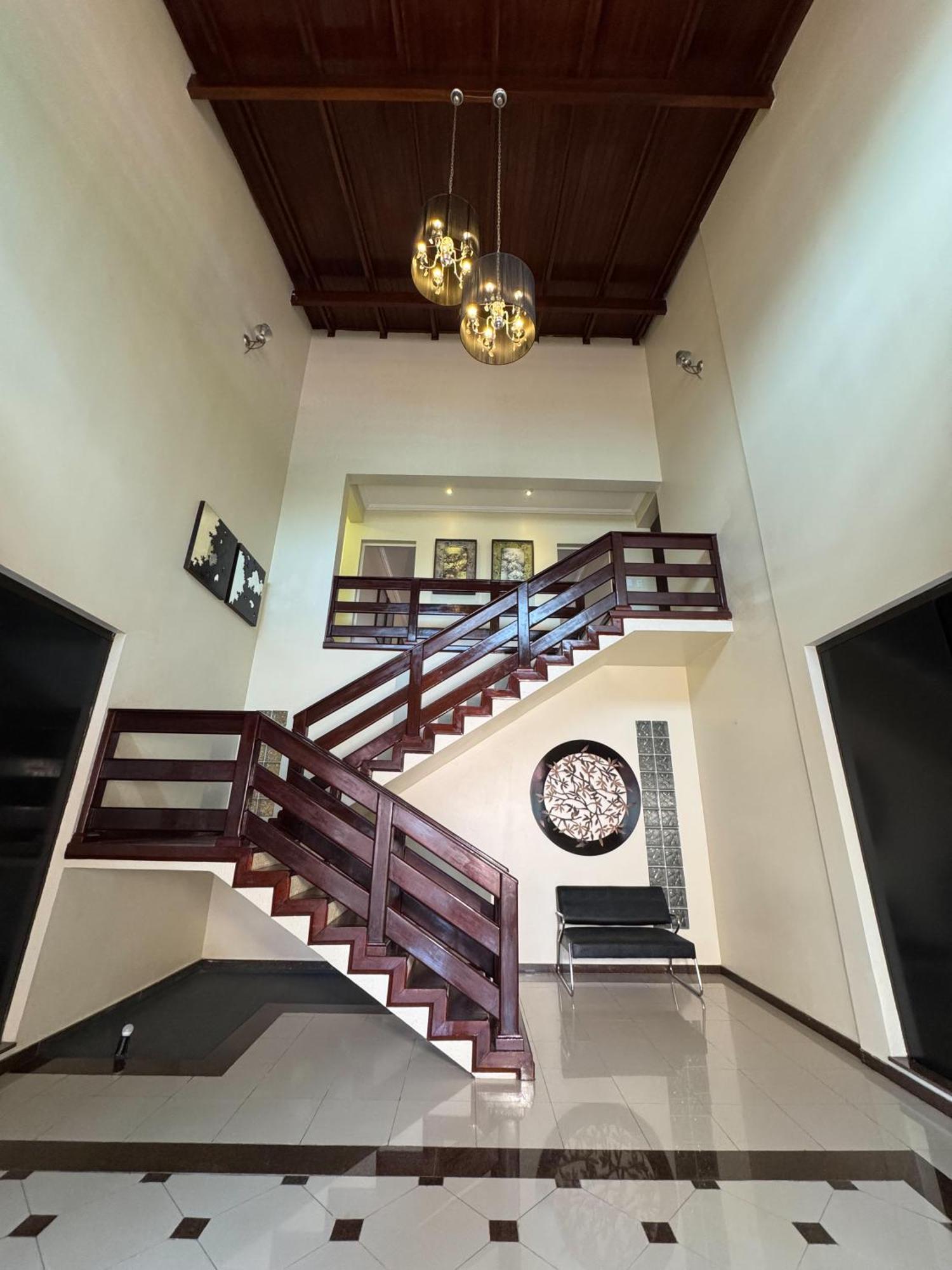 Casa Rosa 5 Min A Pe Da Ponta Ngra Homestay